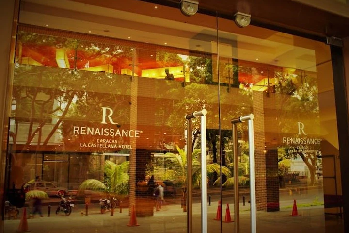 1HOTEL.jpg (1)